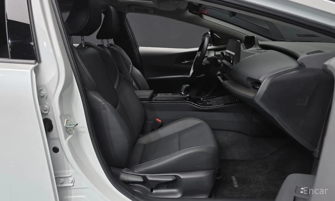 Фото 11 - Toyota Prius