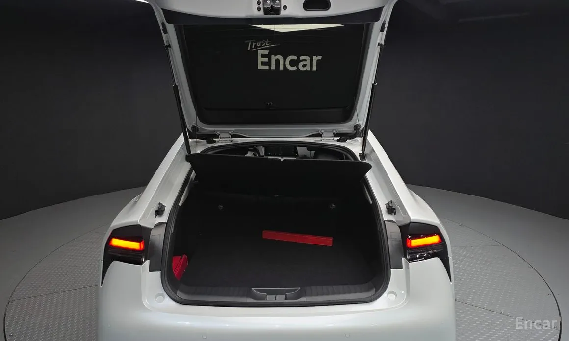 Фото 20 - Toyota Prius