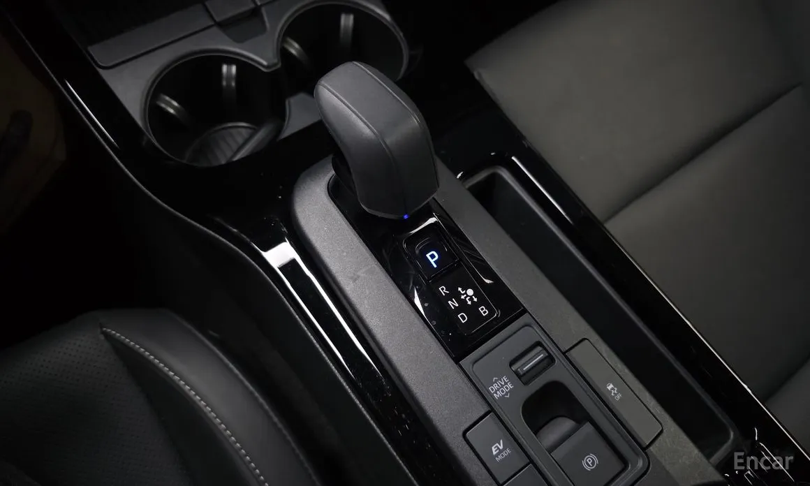 Фото 9 - Toyota Prius