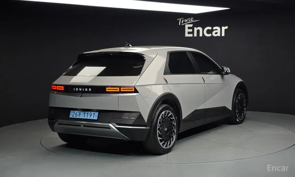 Фото 2 - Hyundai Ioniq 5