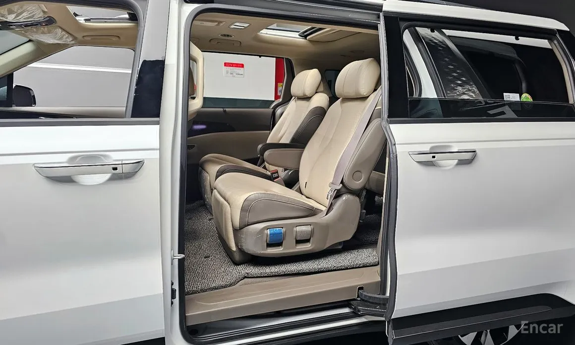 Фото 11 - Kia Carnival