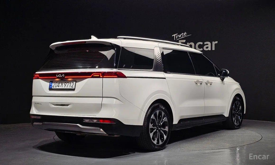 Фото 2 - Kia Carnival