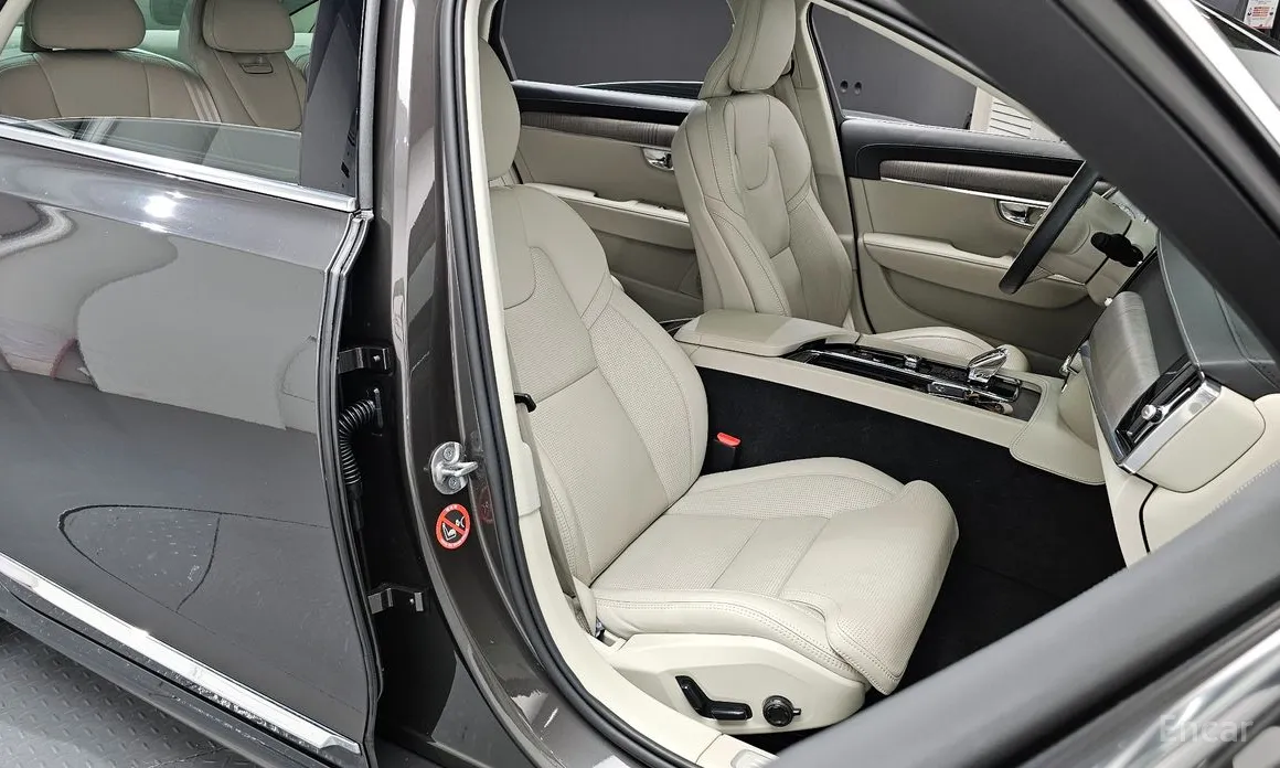 Фото 12 - Volvo S90