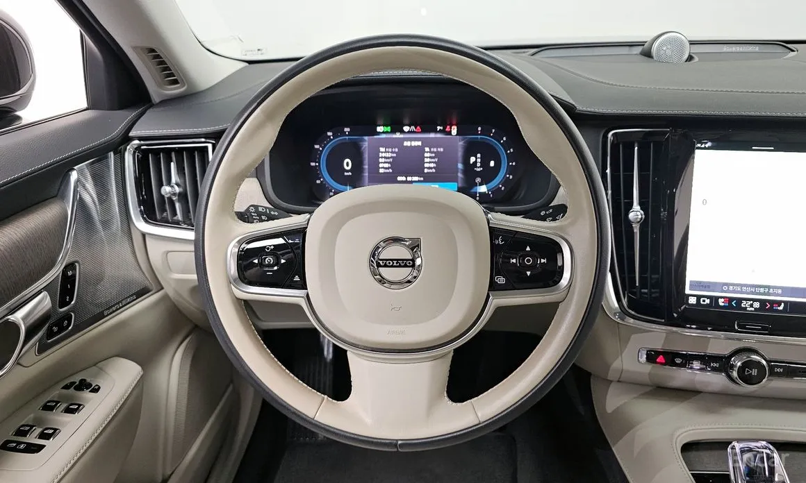 Фото 13 - Volvo S90