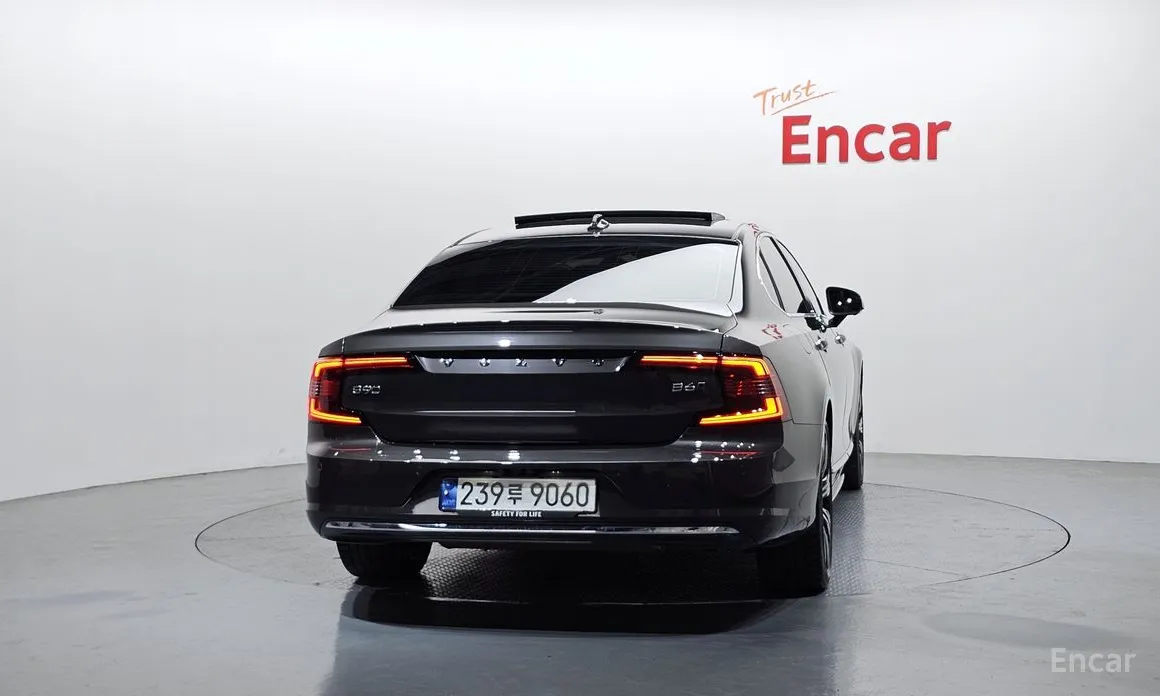 Фото 4 - Volvo S90