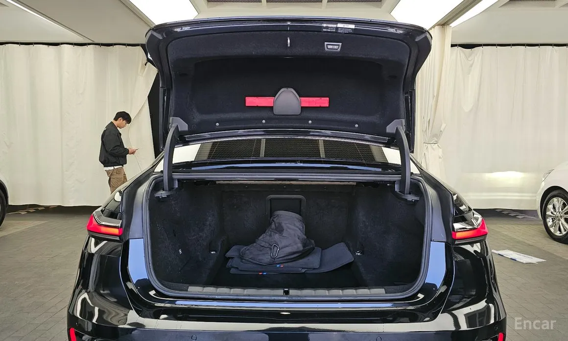 Фото 20 - BMW 7 Series