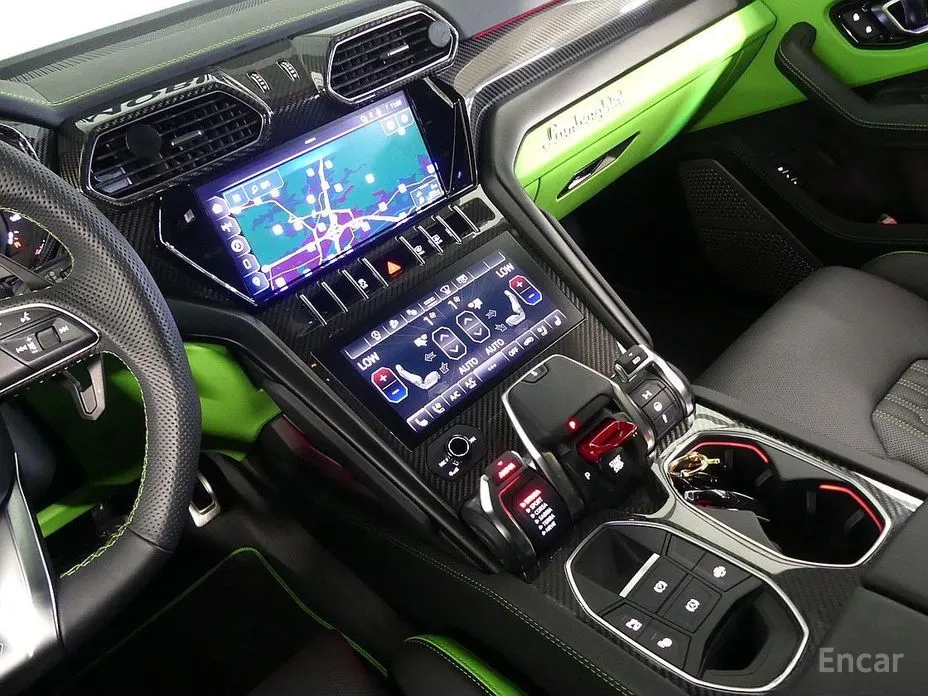 Фото 16 - Lamborghini Urus