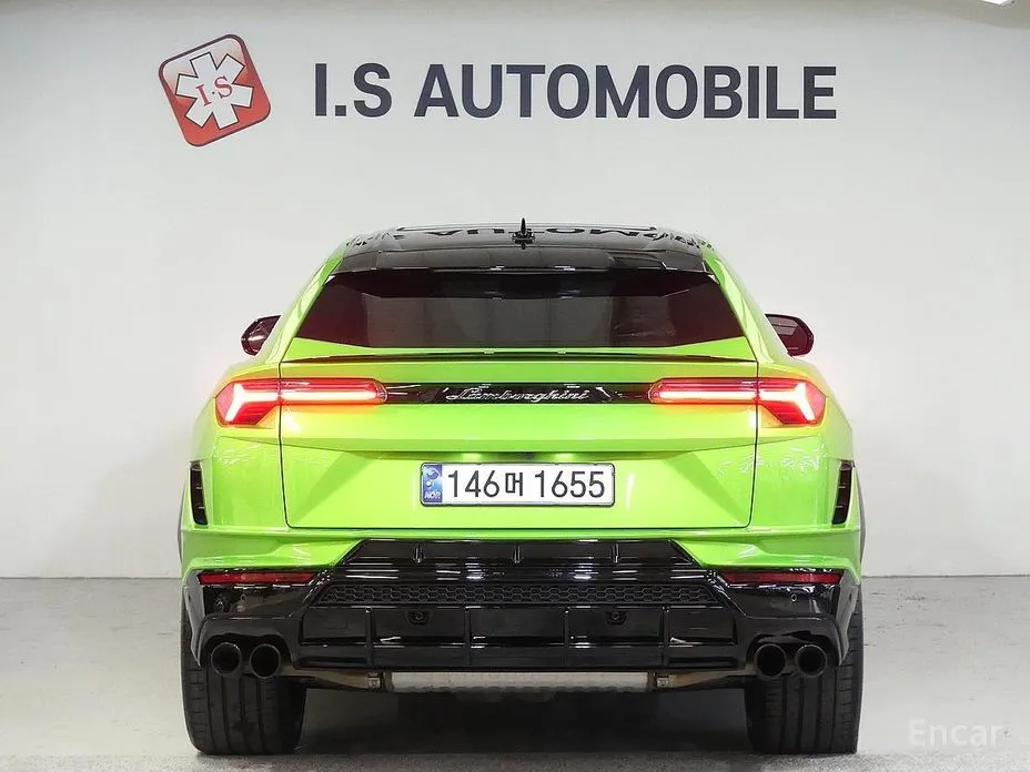 Фото 3 - Lamborghini Urus