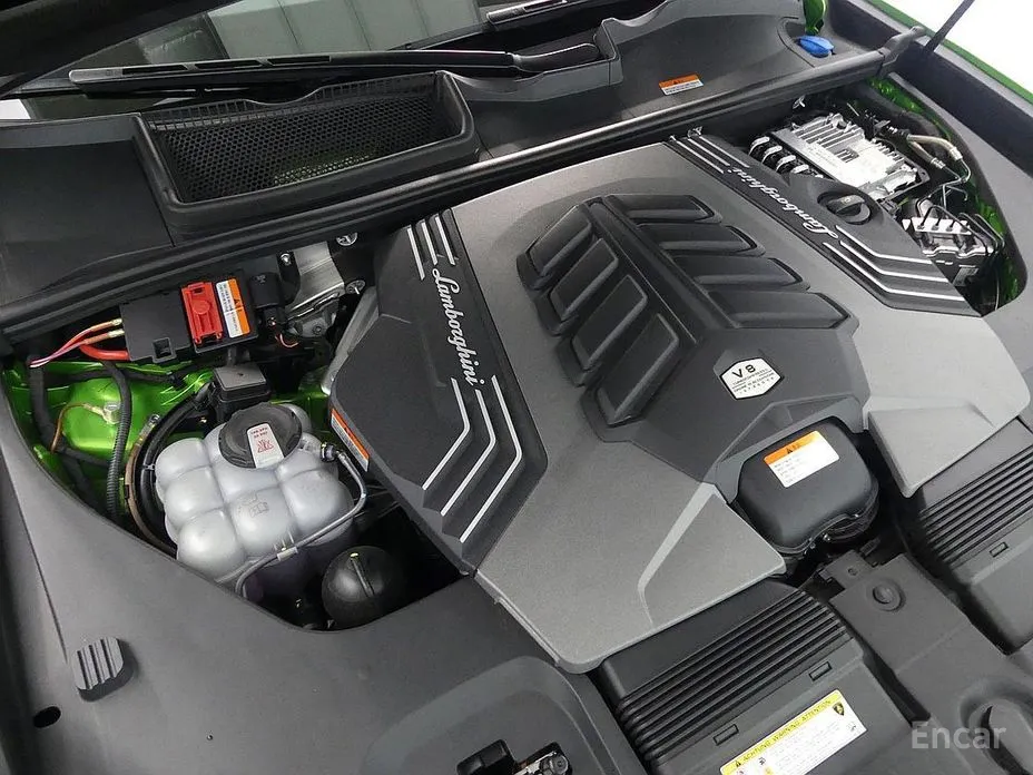 Фото 5 - Lamborghini Urus