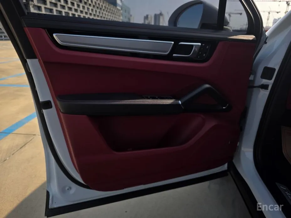 Фото 10 - Porsche Cayenne