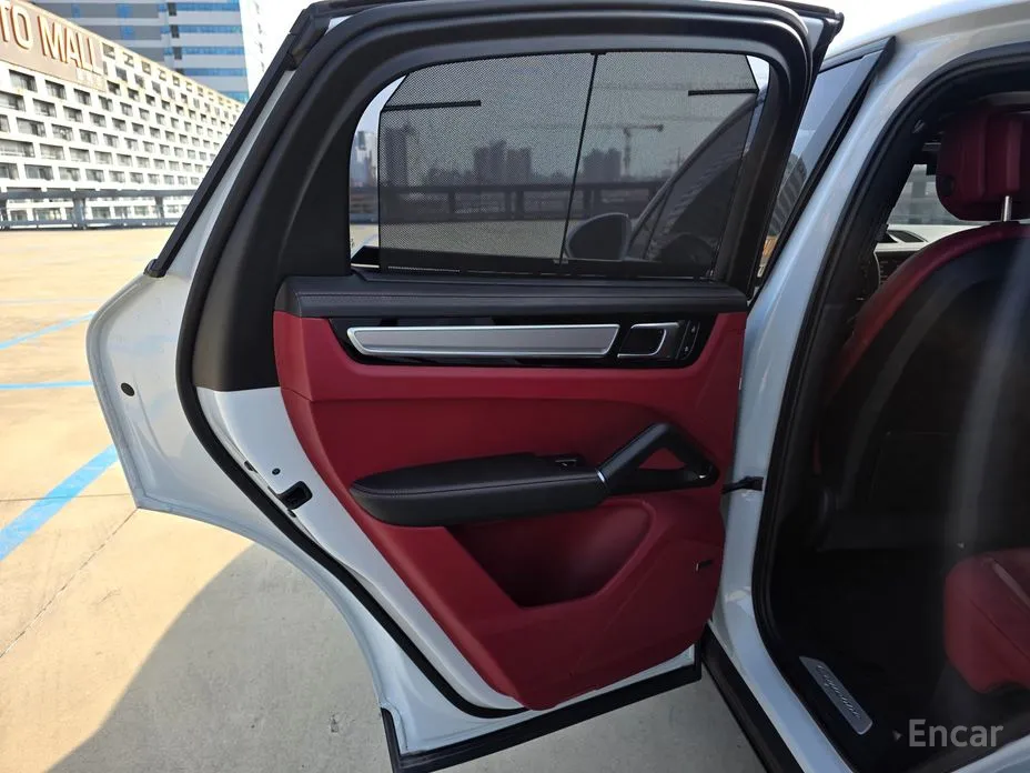 Фото 16 - Porsche Cayenne