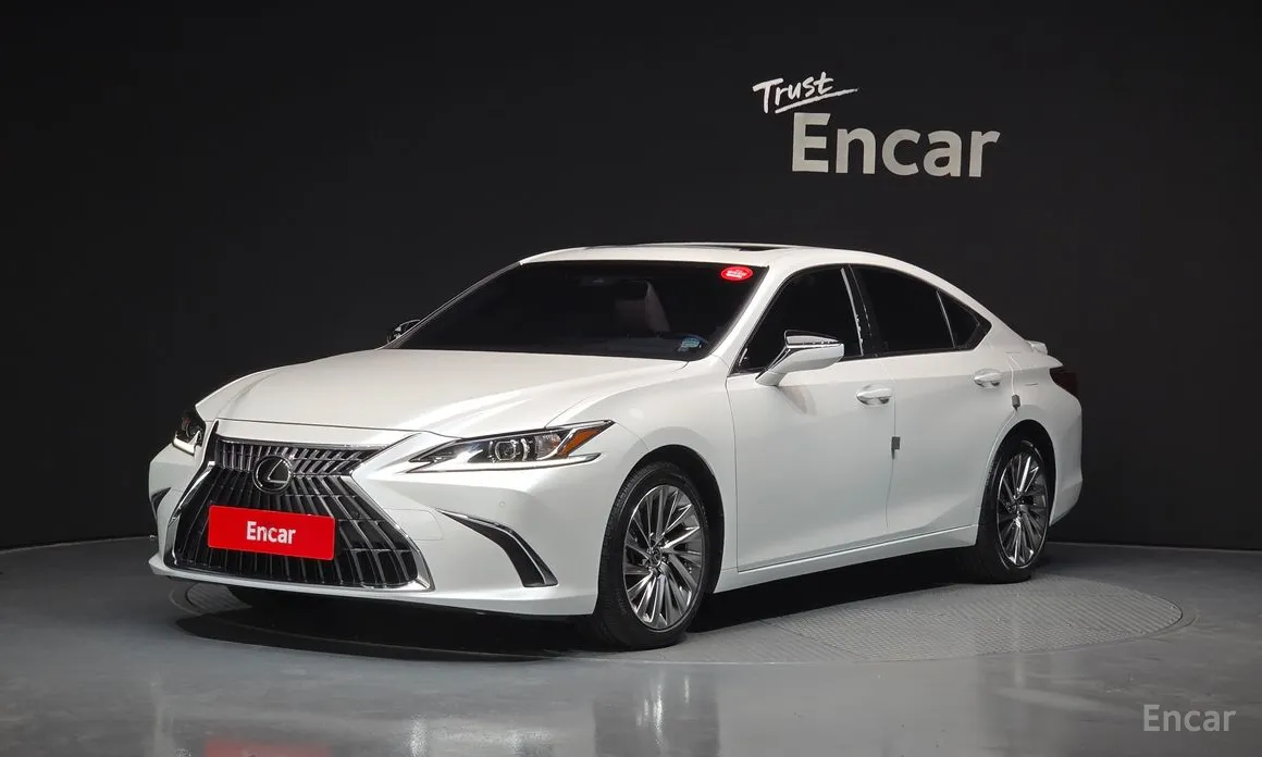 Фото 1 - Lexus ES