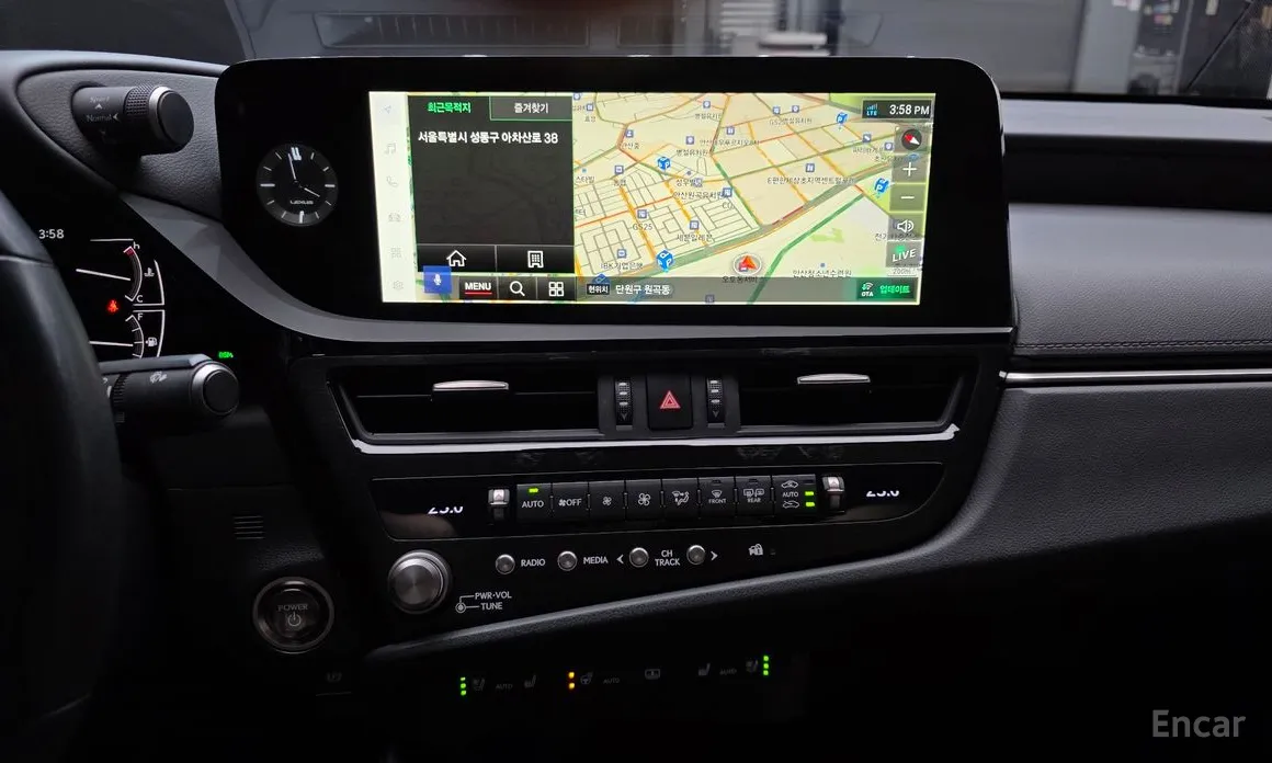 Фото 16 - Lexus ES