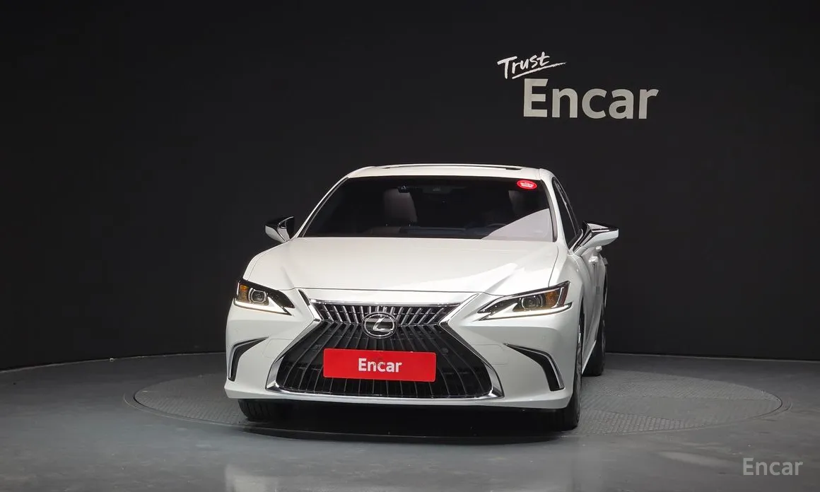 Фото 3 - Lexus ES