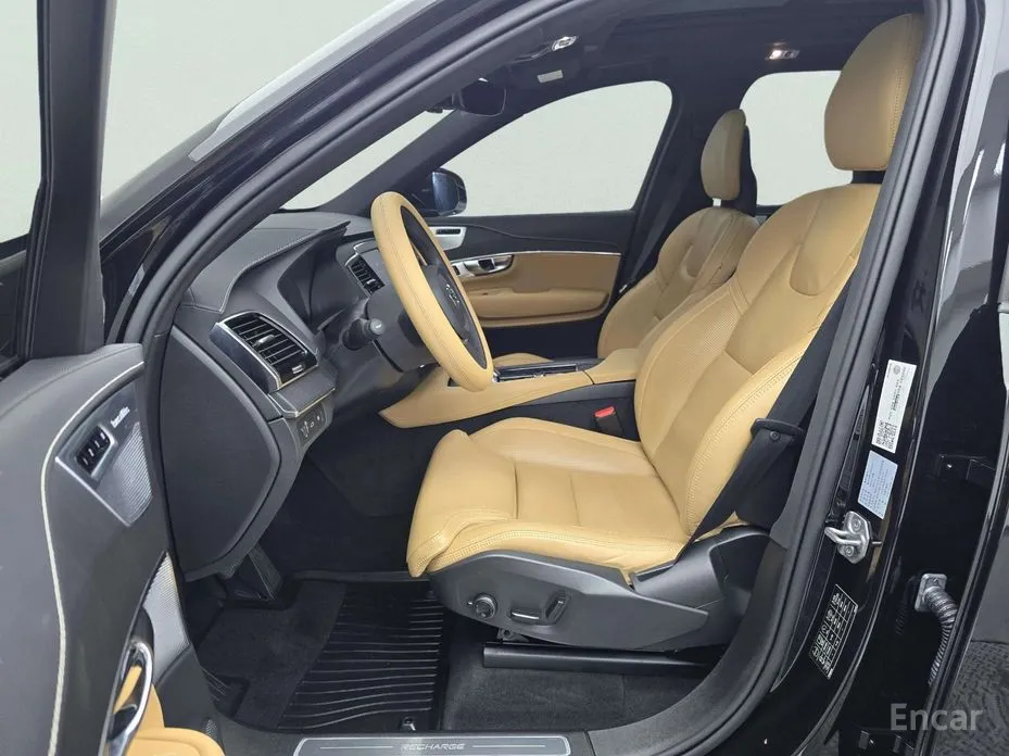 Фото 10 - Volvo XC90