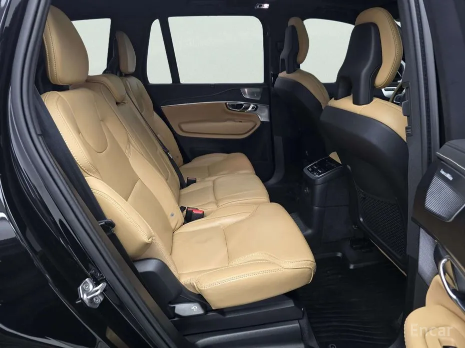Фото 12 - Volvo XC90