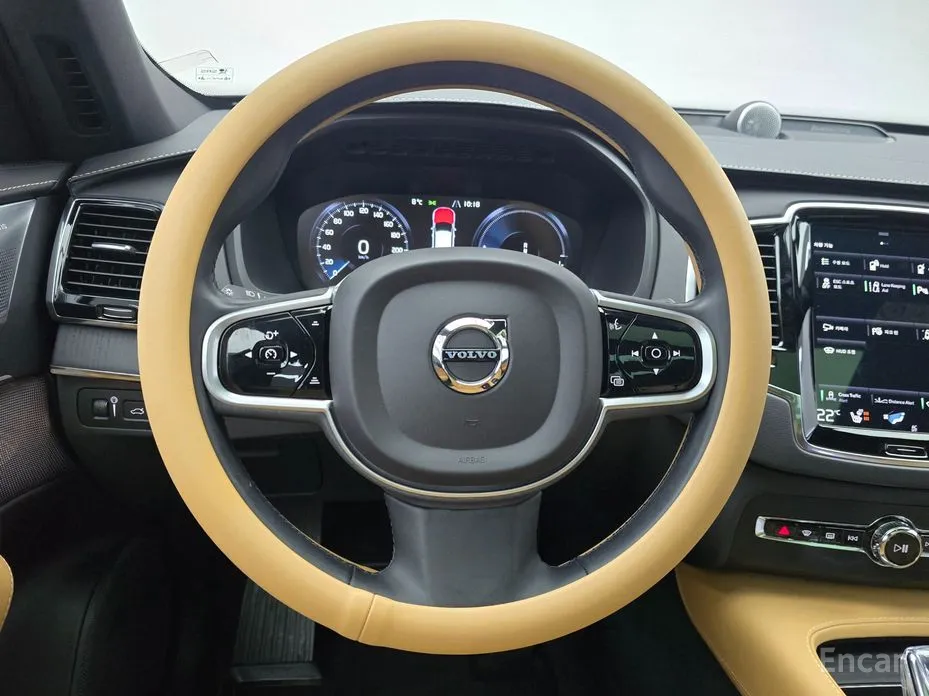 Фото 13 - Volvo XC90