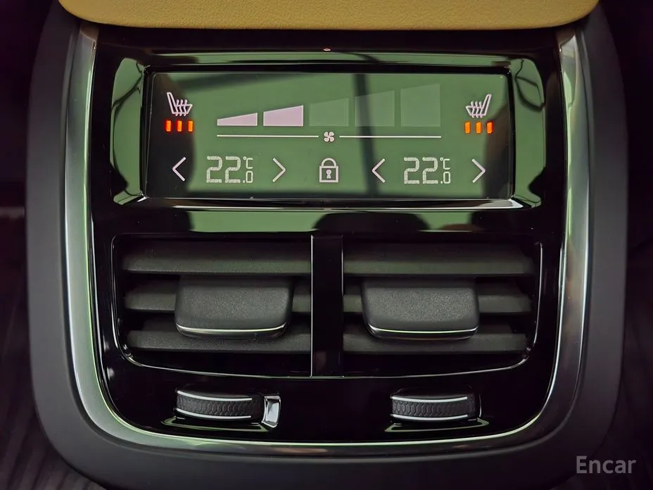 Фото 17 - Volvo XC90