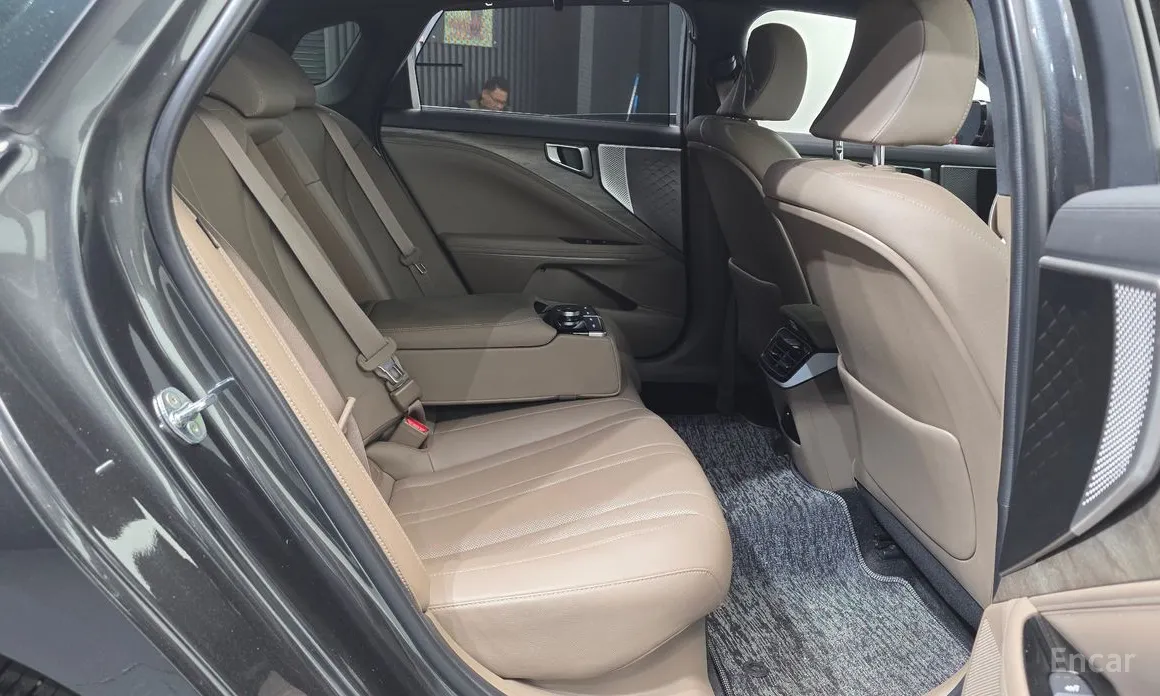 Фото 12 - Kia K8