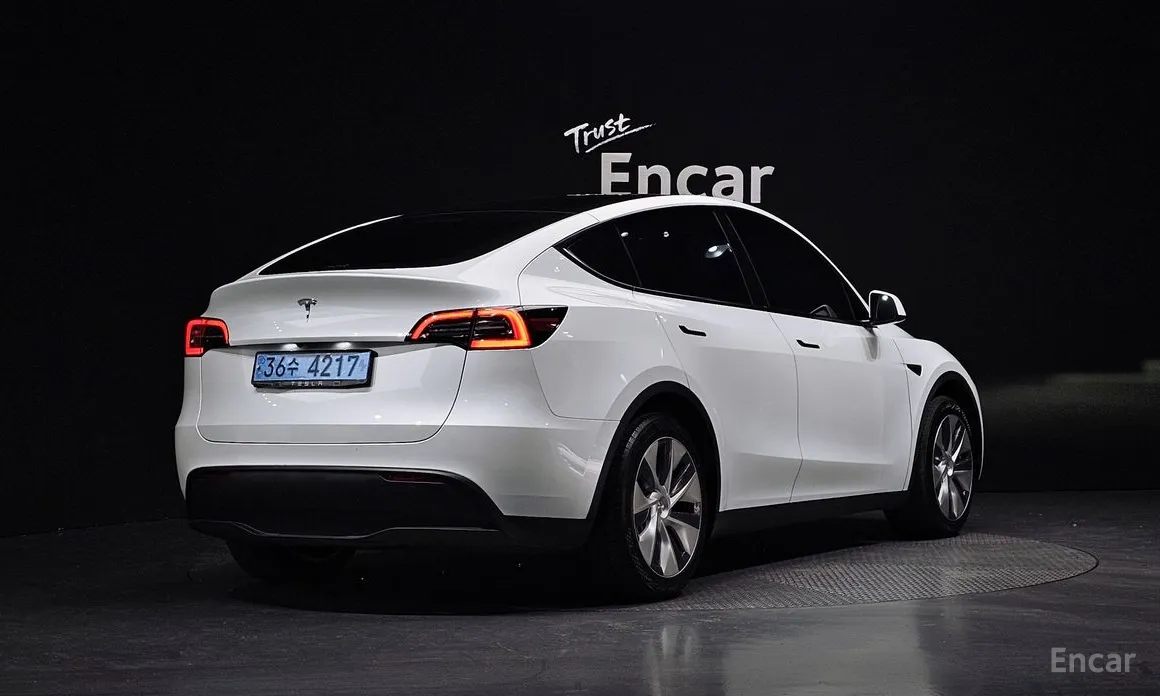 Фото 2 - Tesla Model Y