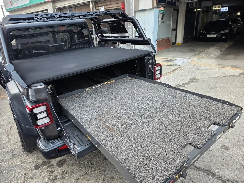 Фото 17 - Jeep Gladiator