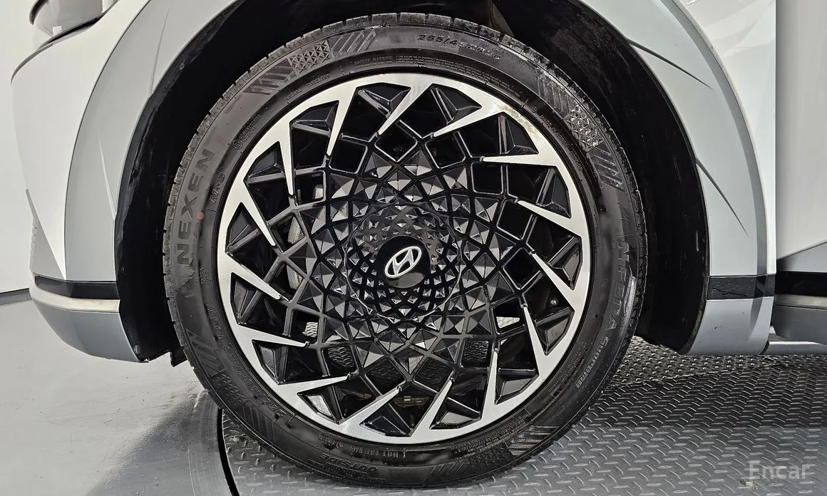 Photo 5 - Hyundai Ioniq 5