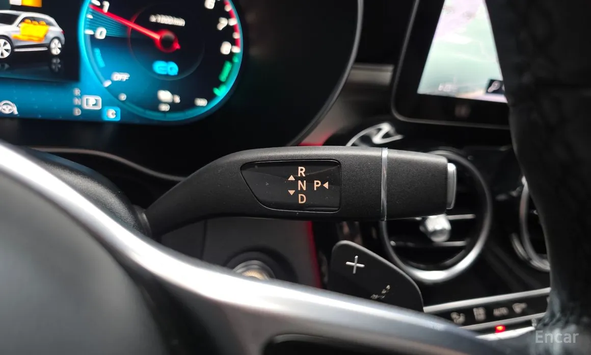 Фото 9 - Mercedes-Benz GLC-Class