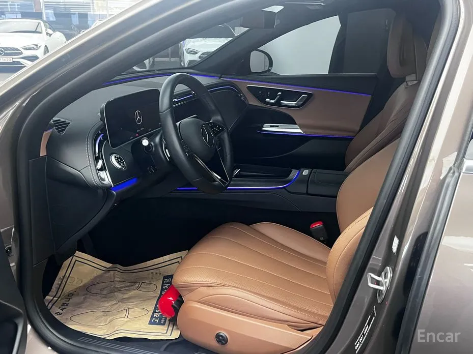 Фото 10 - Mercedes-Benz E-Class