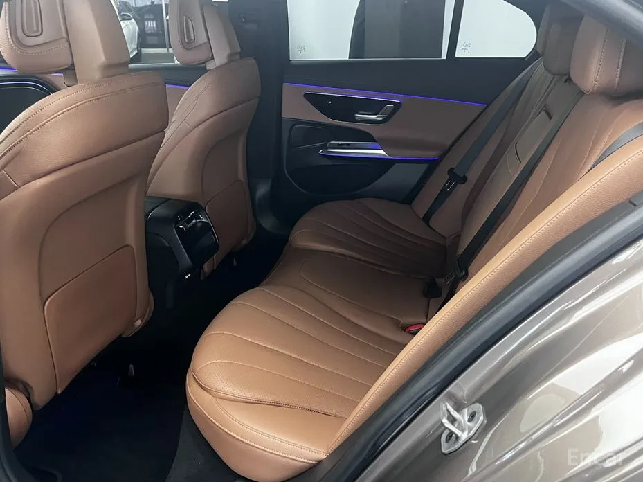 Фото 11 - Mercedes-Benz E-Class