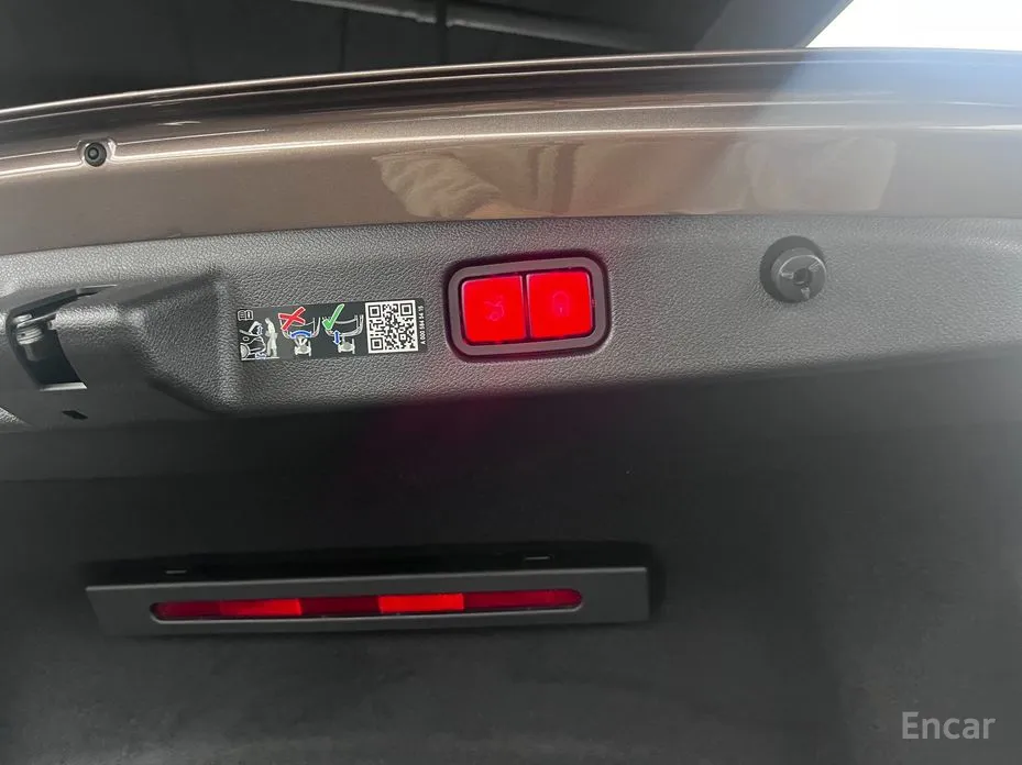 Фото 16 - Mercedes-Benz E-Class