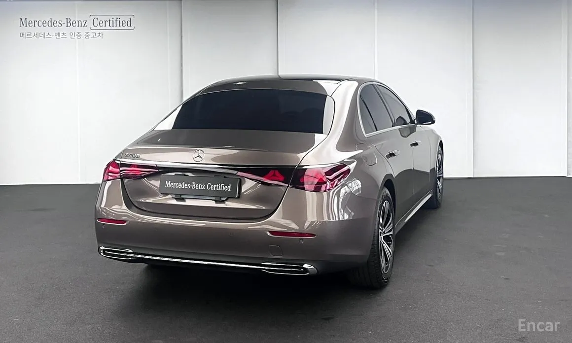 Фото 2 - Mercedes-Benz E-Class