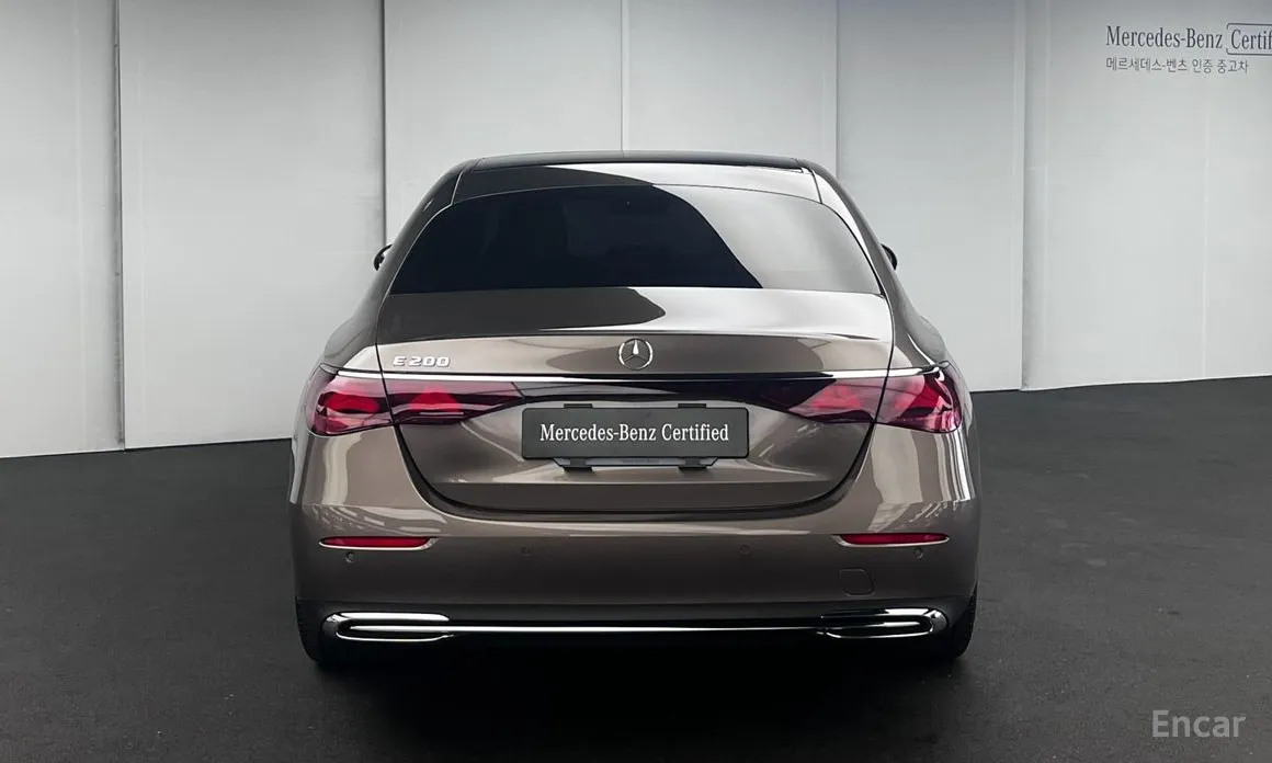 Фото 4 - Mercedes-Benz E-Class