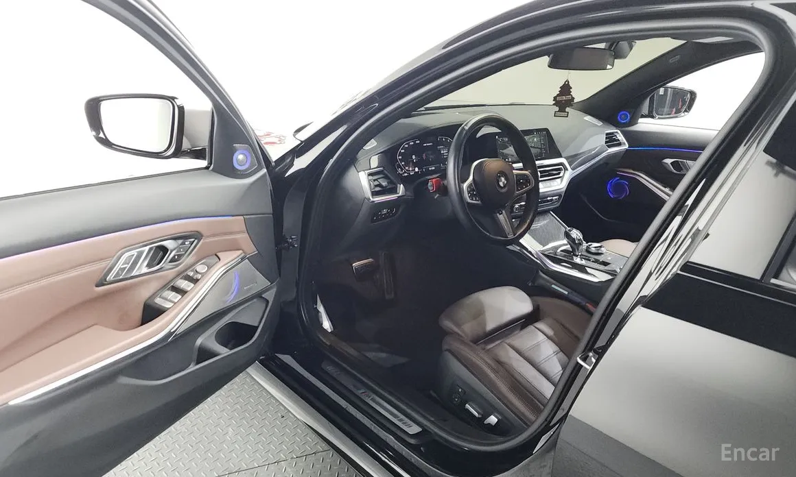 Photo 10 - BMW 3 Series