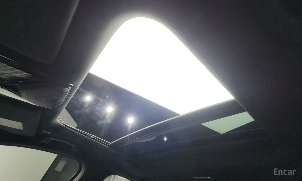 Photo 18 - BMW 3 Series