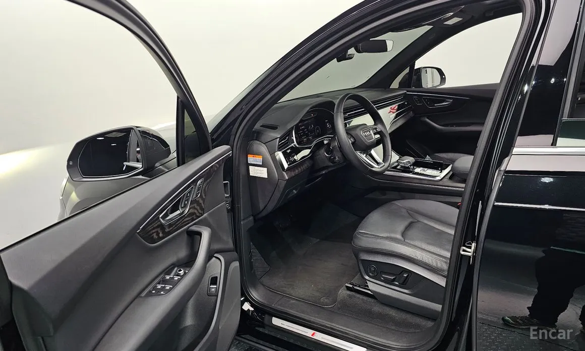 Фото 11 - Audi Q7