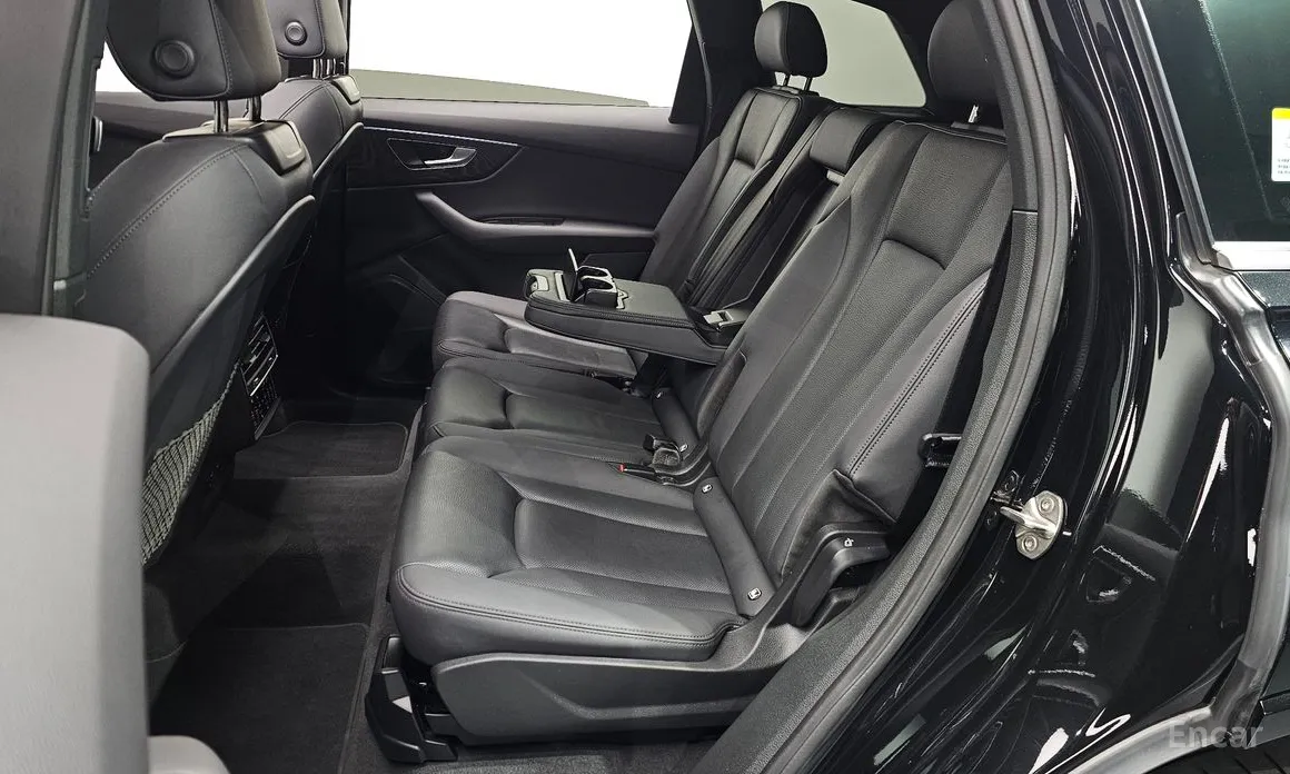 Фото 12 - Audi Q7