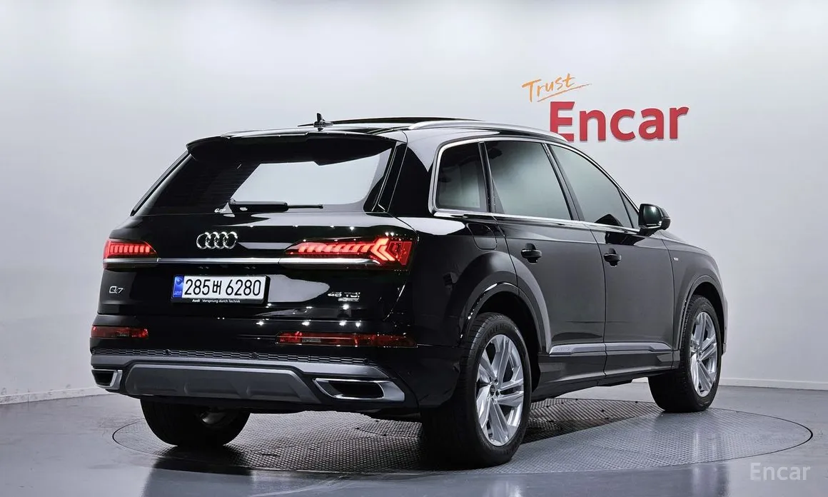 Фото 2 - Audi Q7