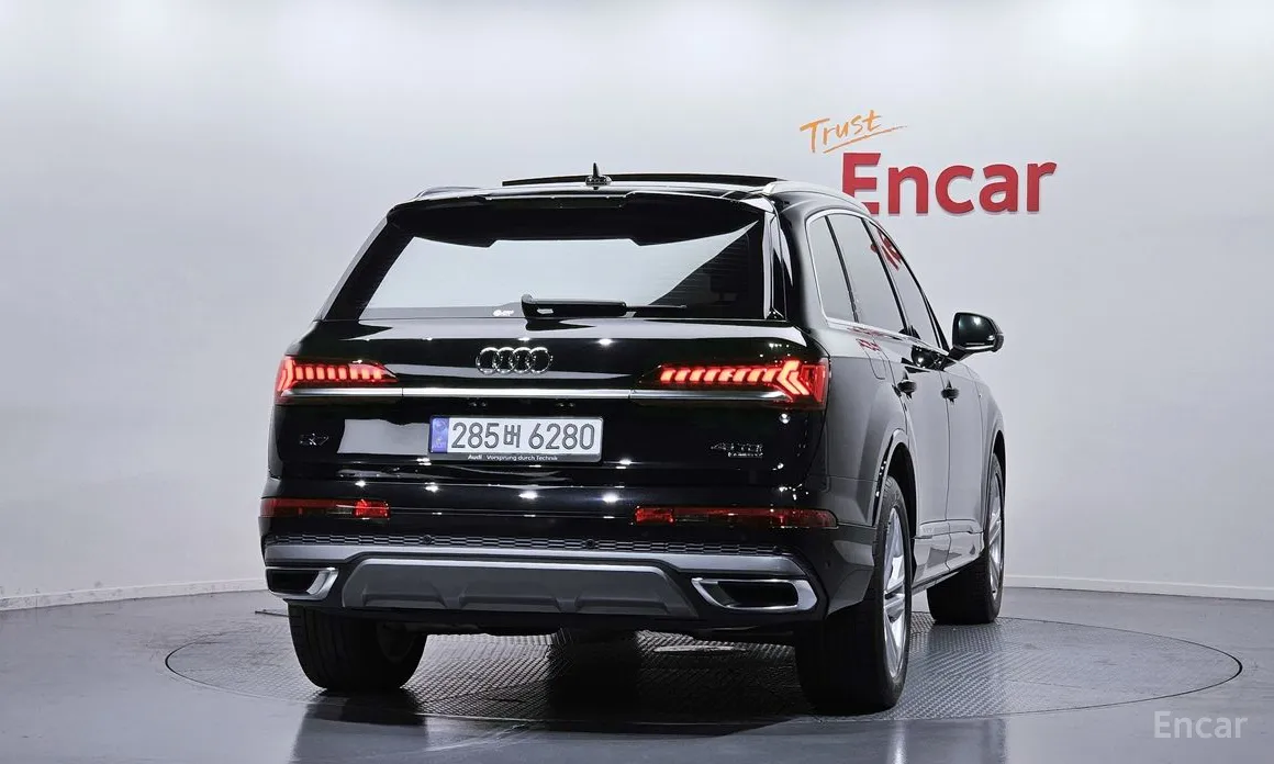 Фото 4 - Audi Q7