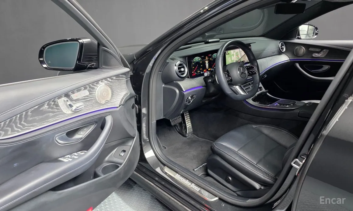 Фото 10 - Mercedes-Benz E-Class