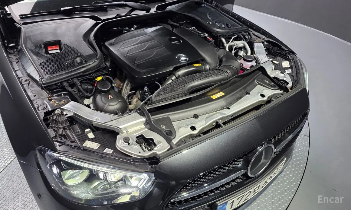 Фото 6 - Mercedes-Benz E-Class