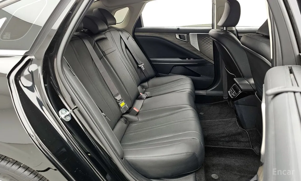 Фото 12 - Kia K8