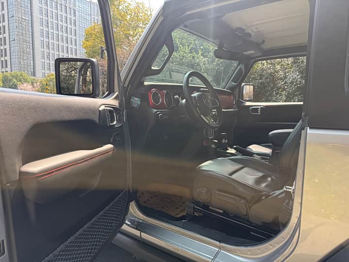 Фото 5 - Jeep Wrangler