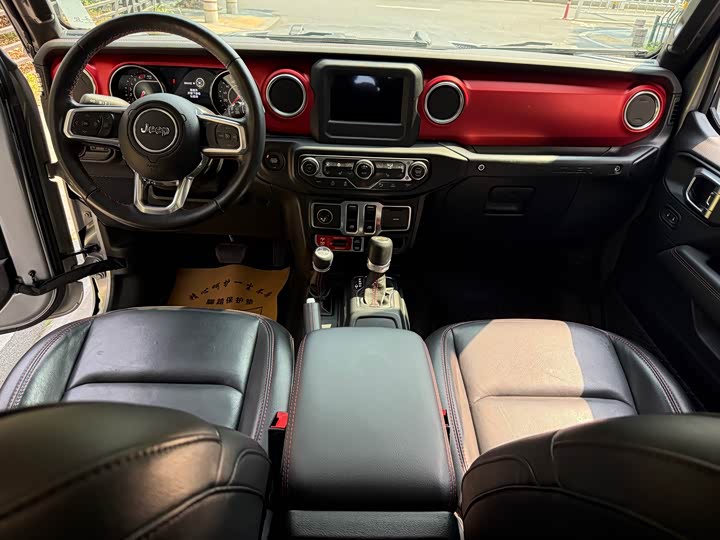 Фото 8 - Jeep Wrangler