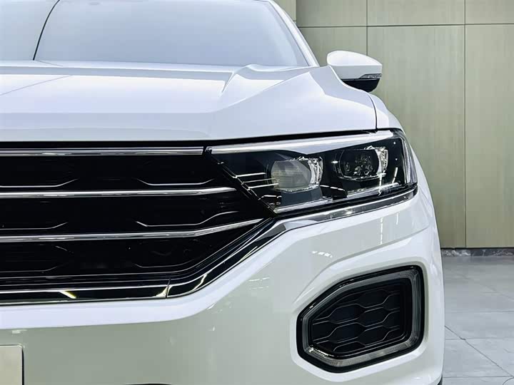 Фото 7 - Volkswagen T-Roc