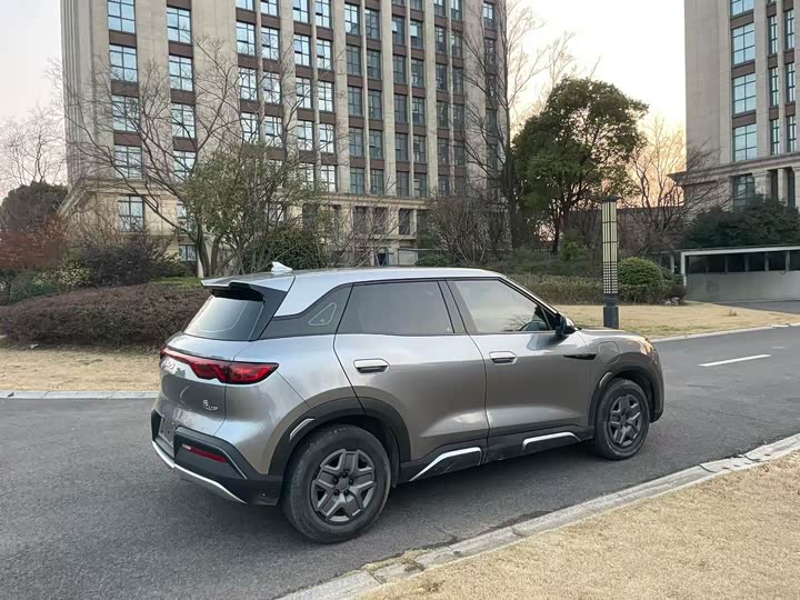 Фото 9 - BYD Yuan Up