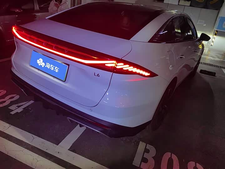 Photo 3 - Geely Galaxy L6