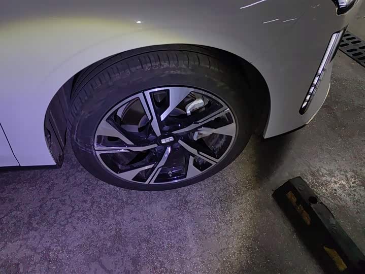 Photo 6 - Geely Galaxy L6