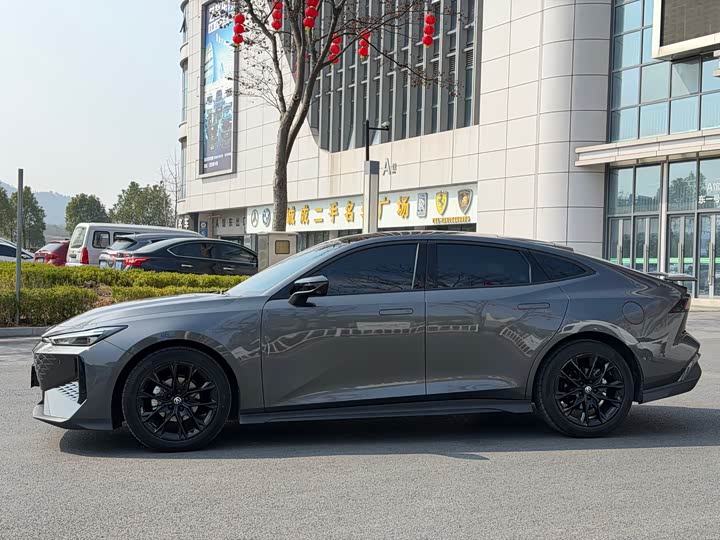 Zdjęcie 4 - Changan UNI-V