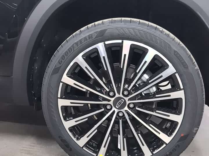 Фото 7 - Geely Monjaro