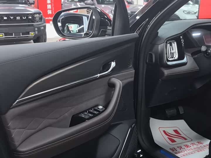 Фото 8 - Geely Monjaro